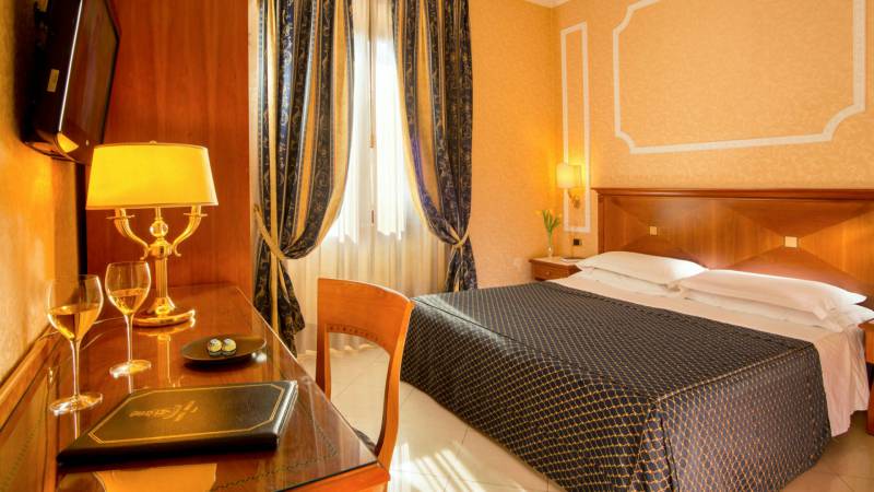 13-hotel-amalia-rome
