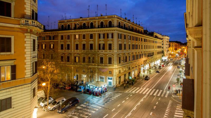 2-hotel-amalia-rome